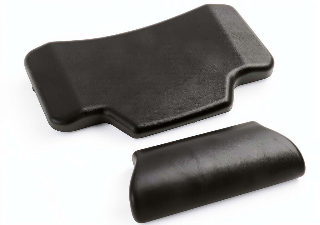 Passenger enjoying a comfortable ride with AOWINHIT backrest pad installed on a motorcycle top case